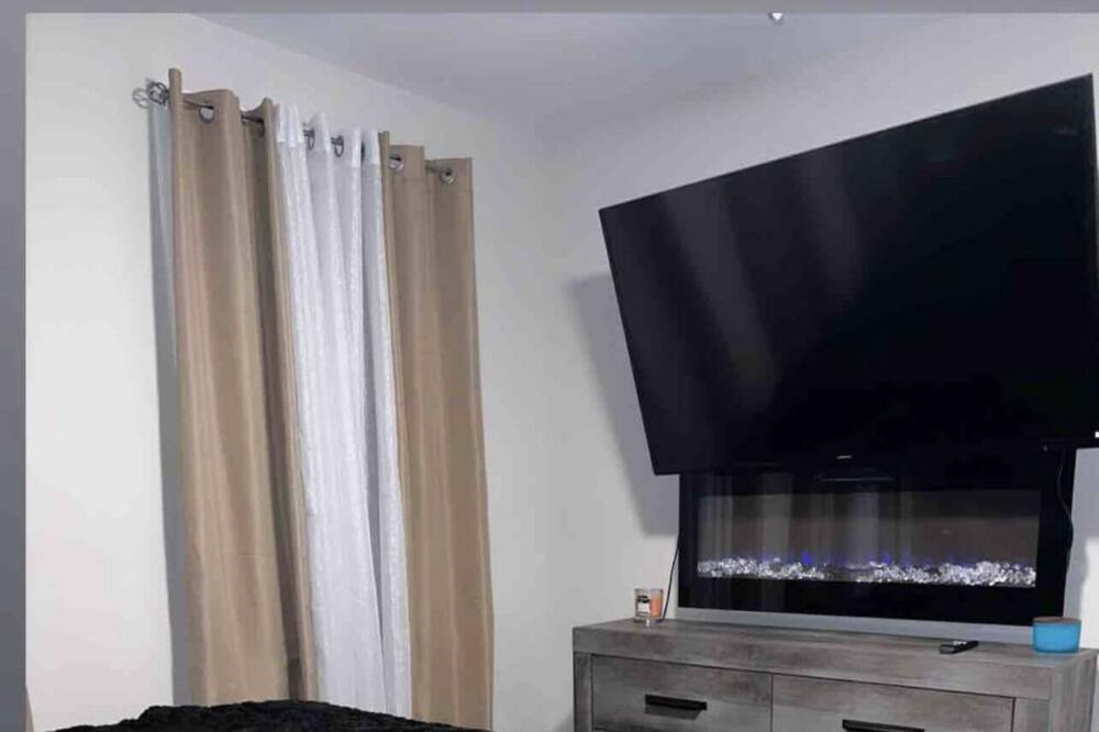 Photo of Bedroom in Romeoville