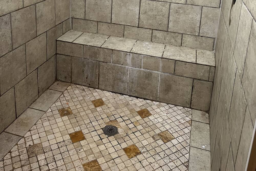 Photo of Bathroom in Akin