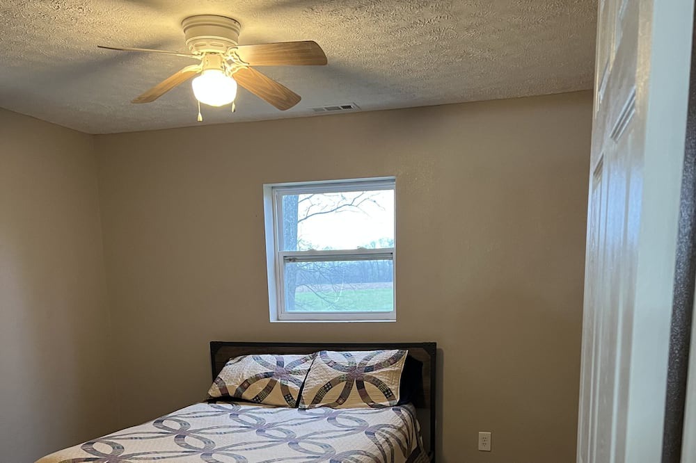 Photo of Bedroom in Akin