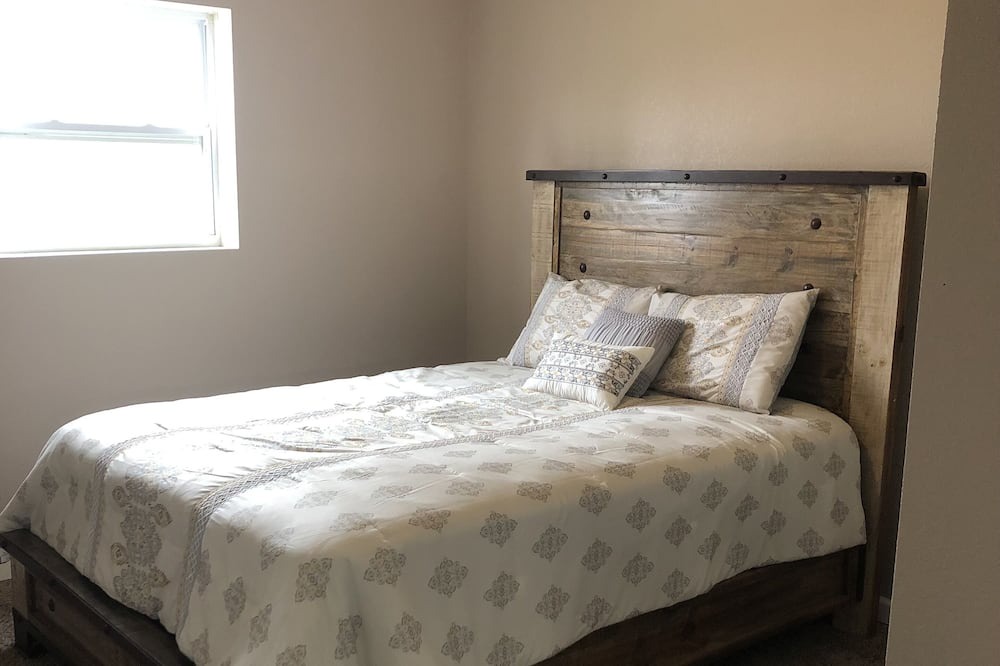 Photo of Bedroom in Akin