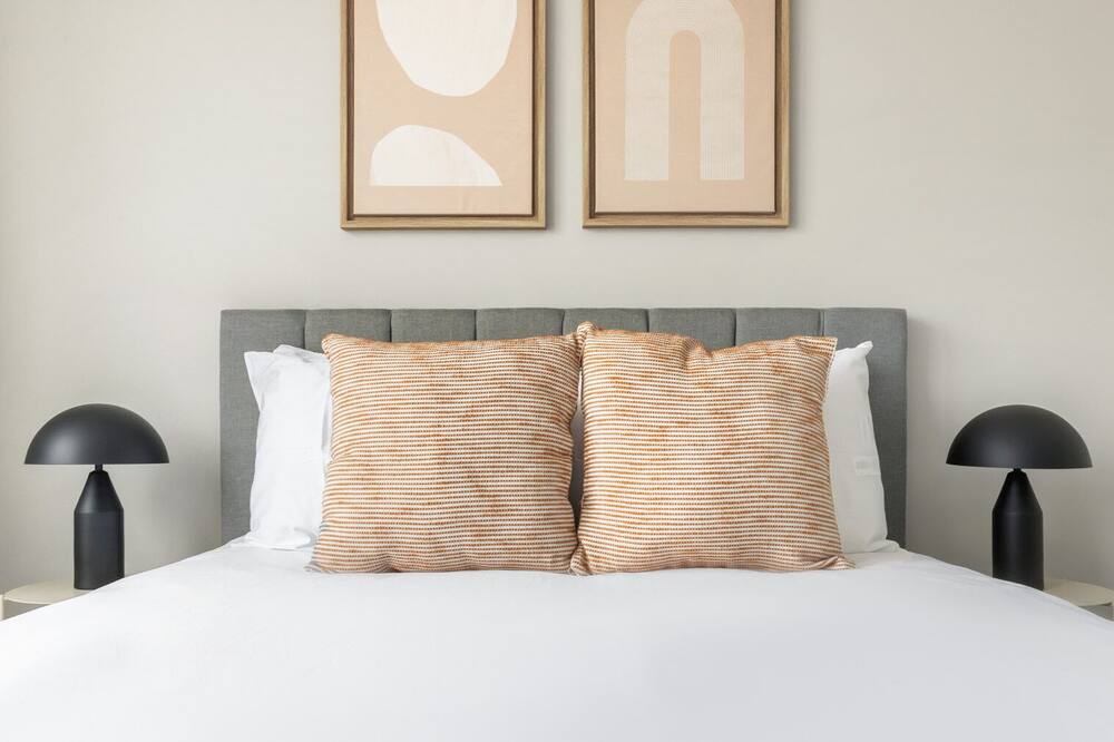 Photo of Bedroom in Edgewater Beach