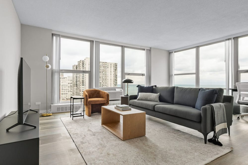 Photo of Livingroom in Edgewater Beach