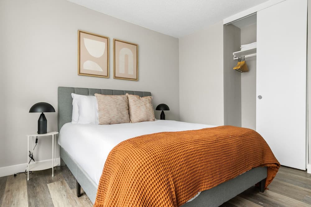 Photo of Bedroom in Edgewater Beach