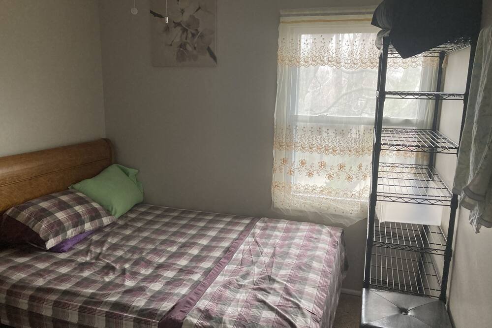 Photo of Bedroom in North Chicago