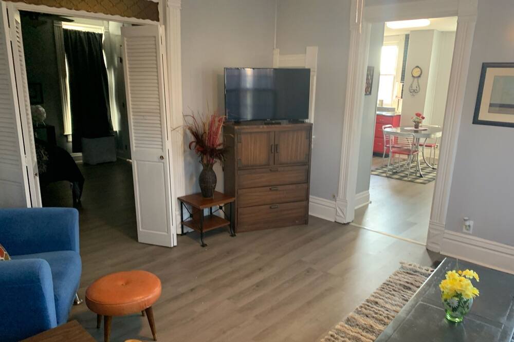 Photo of Livingroom in Canton