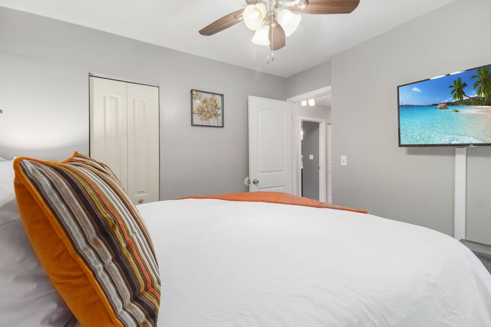 Photo of Bedroom in Bolingbrook
