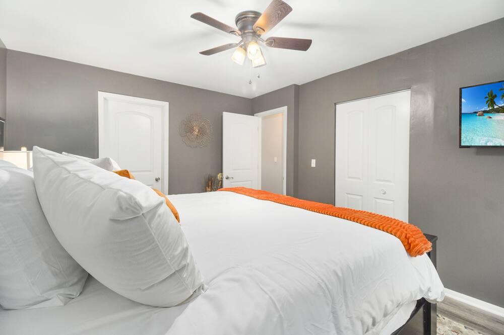 Photo of Bedroom in Bolingbrook
