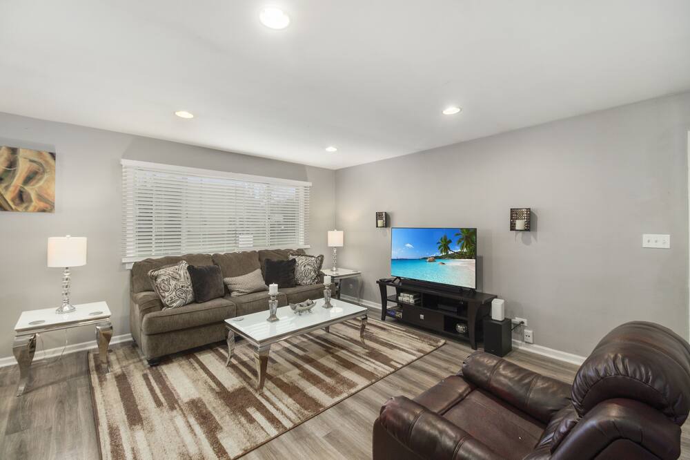 Photo of Livingroom in Bolingbrook