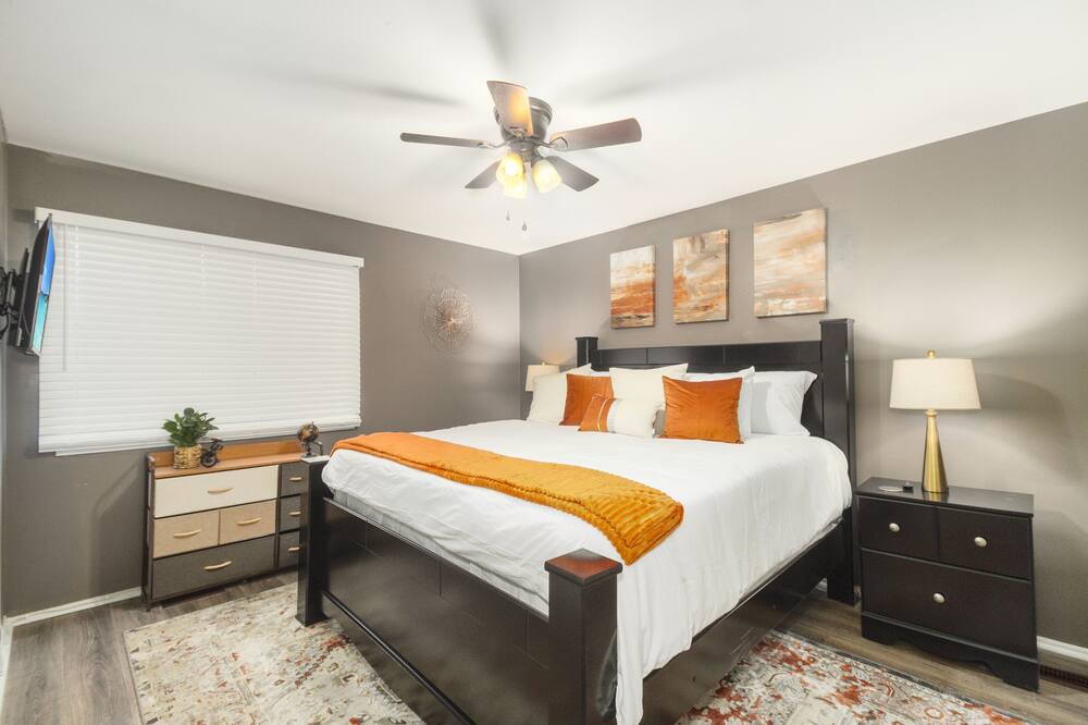 Photo of Bedroom in Bolingbrook