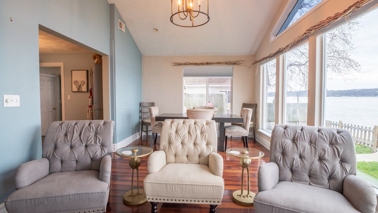 Photo of Livingroom in Peoria Heights