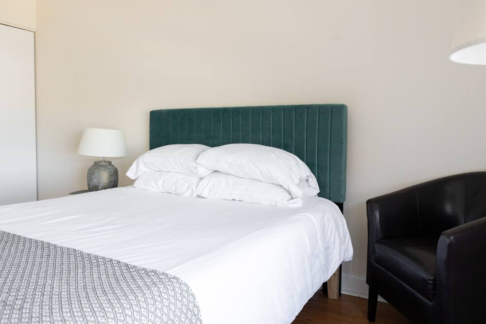Photo of Bedroom in Ravenswood