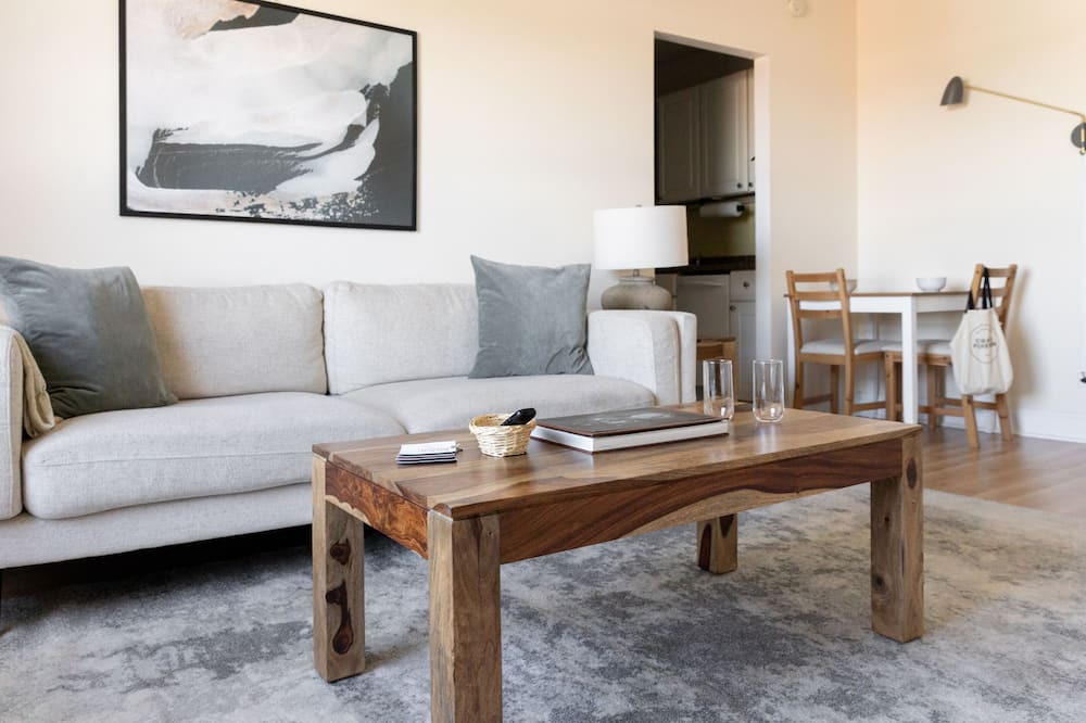 Photo of Livingroom in Ravenswood