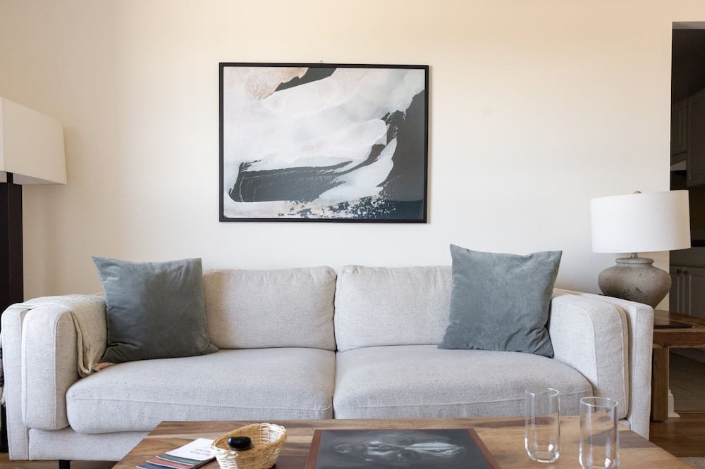 Photo of Livingroom in Ravenswood