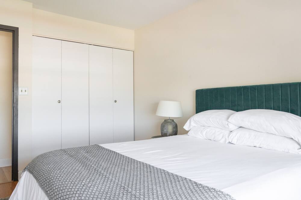 Photo of Bedroom in Ravenswood