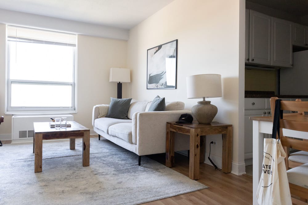 Photo of Livingroom in Ravenswood