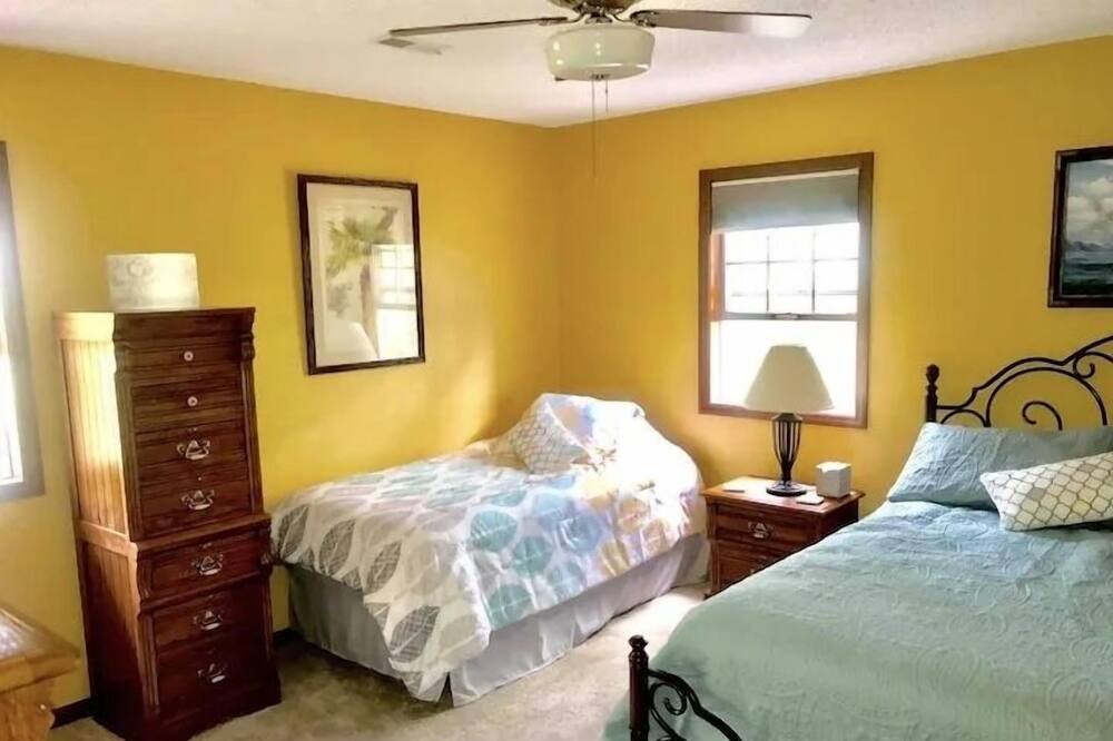 Photo of Bedroom in Champaign