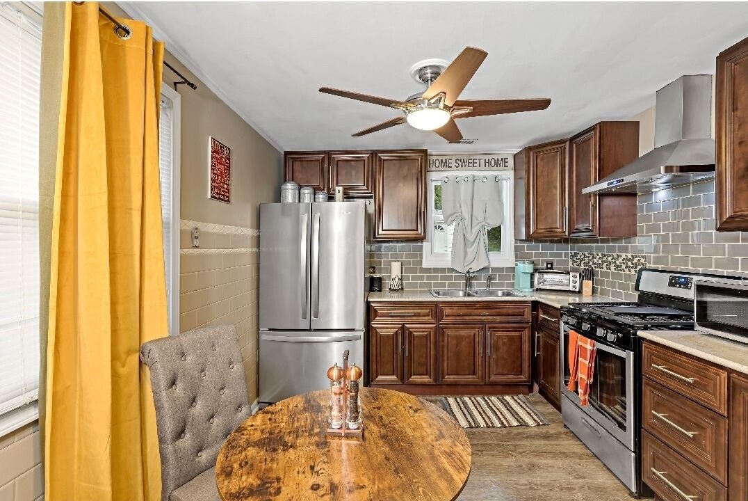 Photo of Kitchen in East Hazel Crest
