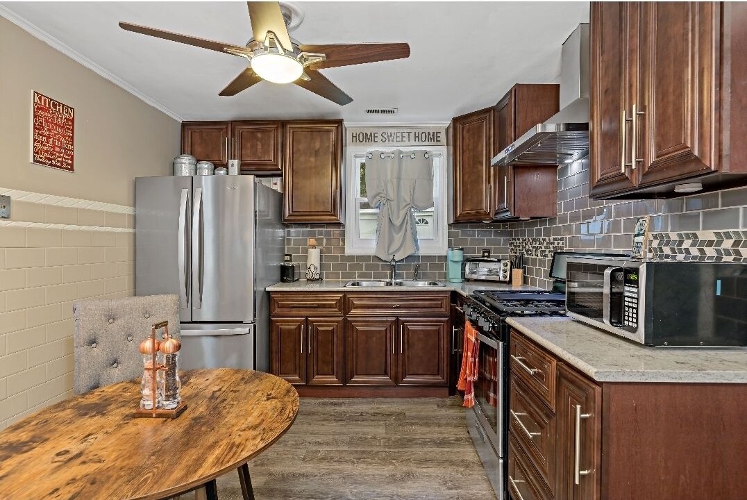 Photo of Kitchen in East Hazel Crest