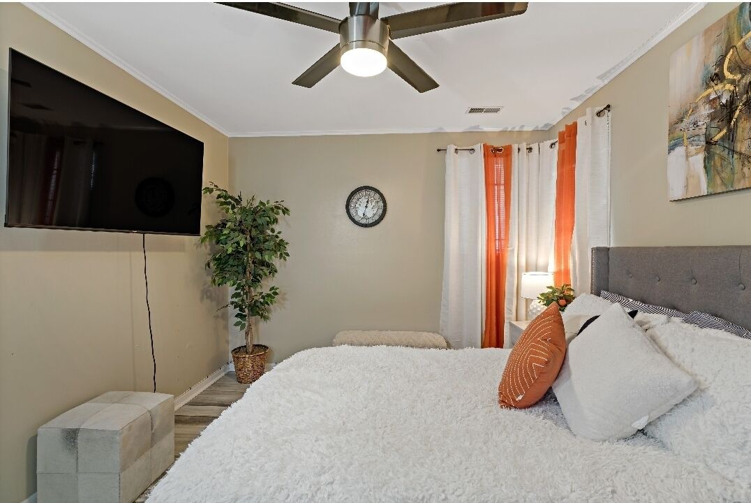 Photo of Bedroom in East Hazel Crest