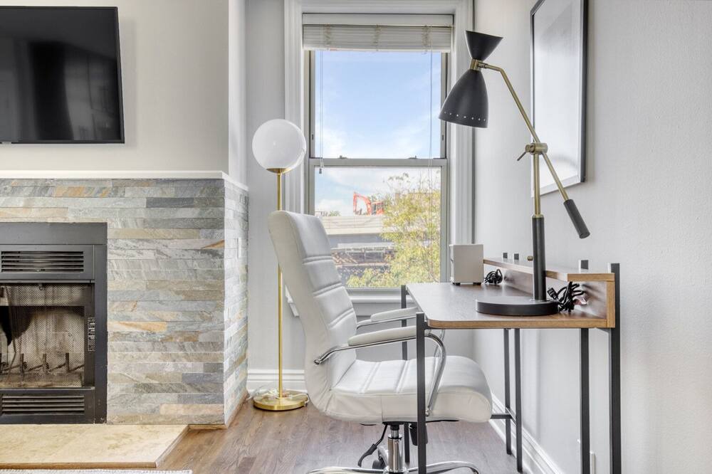 Photo of Bedroom in Lakeview