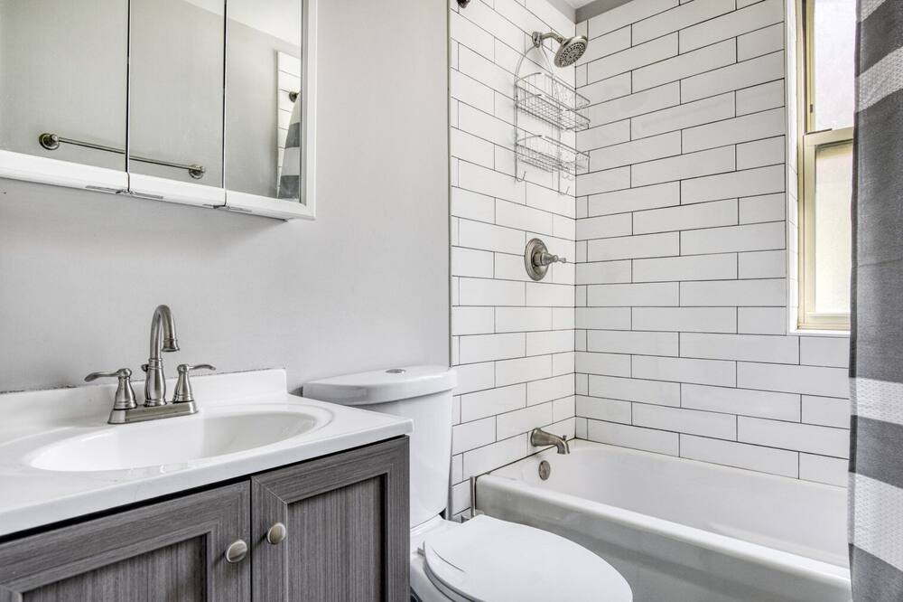 Photo of Bedroom in Lakeview