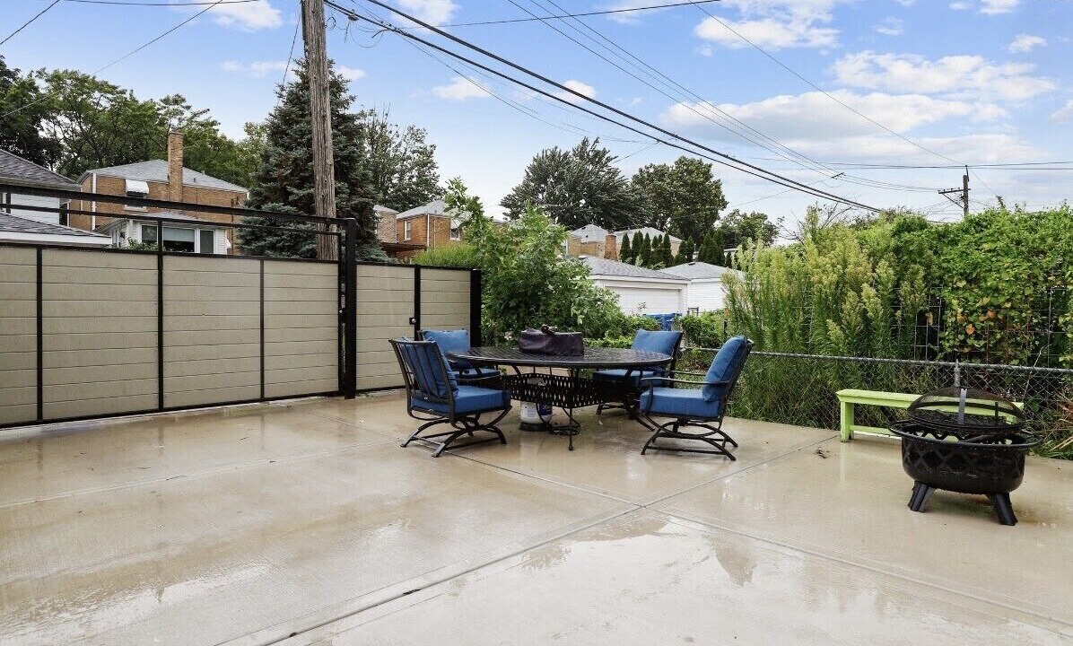 Photo of Outdoor in Norwood Park