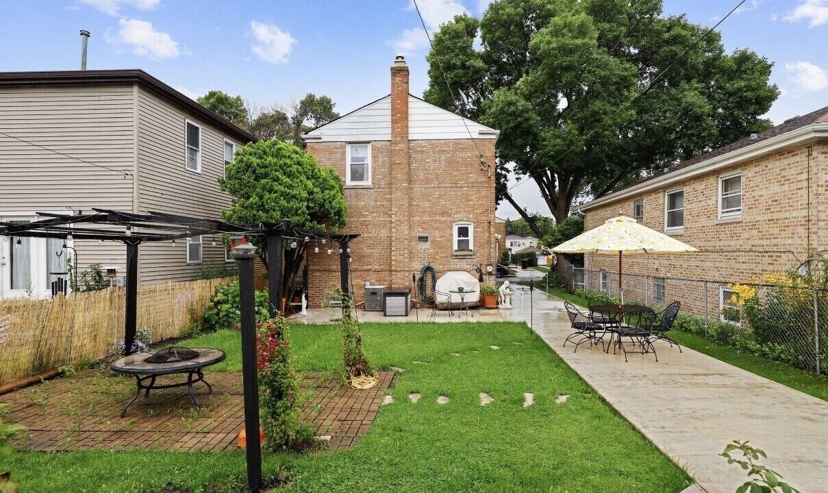 Photo of Outdoor in Norwood Park