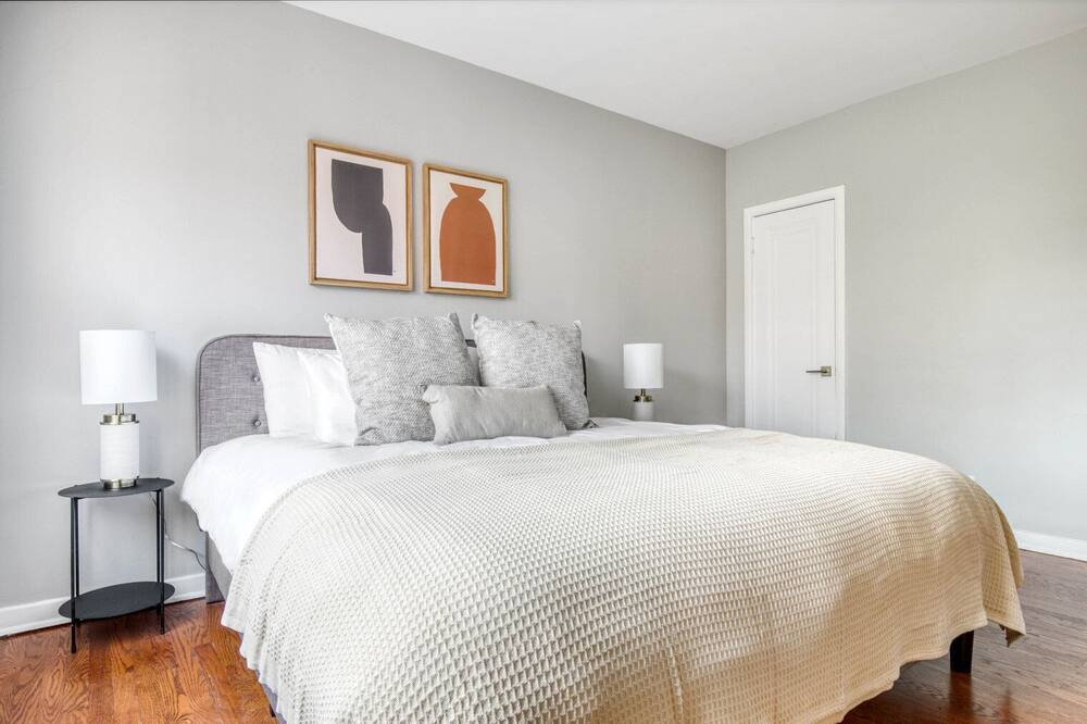 Photo of Bedroom in Evanston