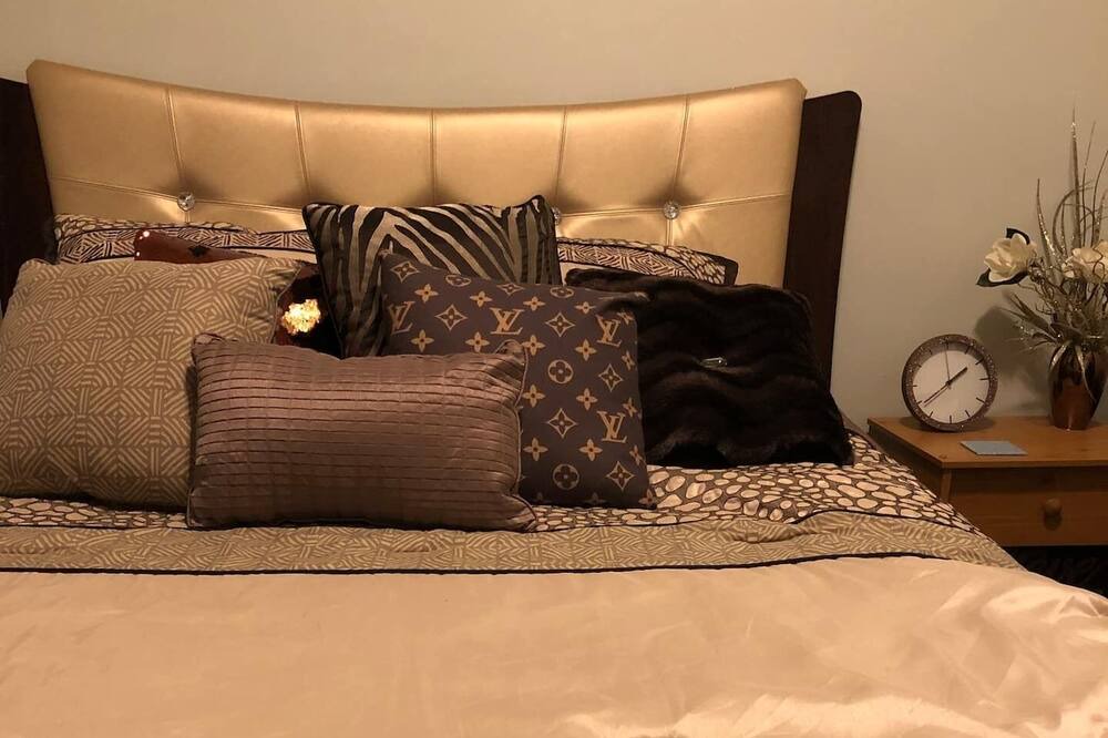 Photo of Bedroom in Itasca