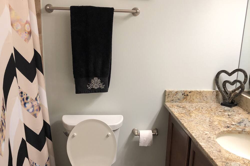Photo of Bathroom in Itasca