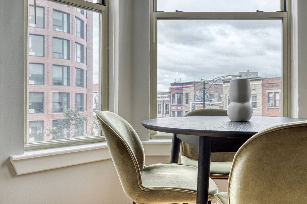 Photo of Bedroom in Lakeview