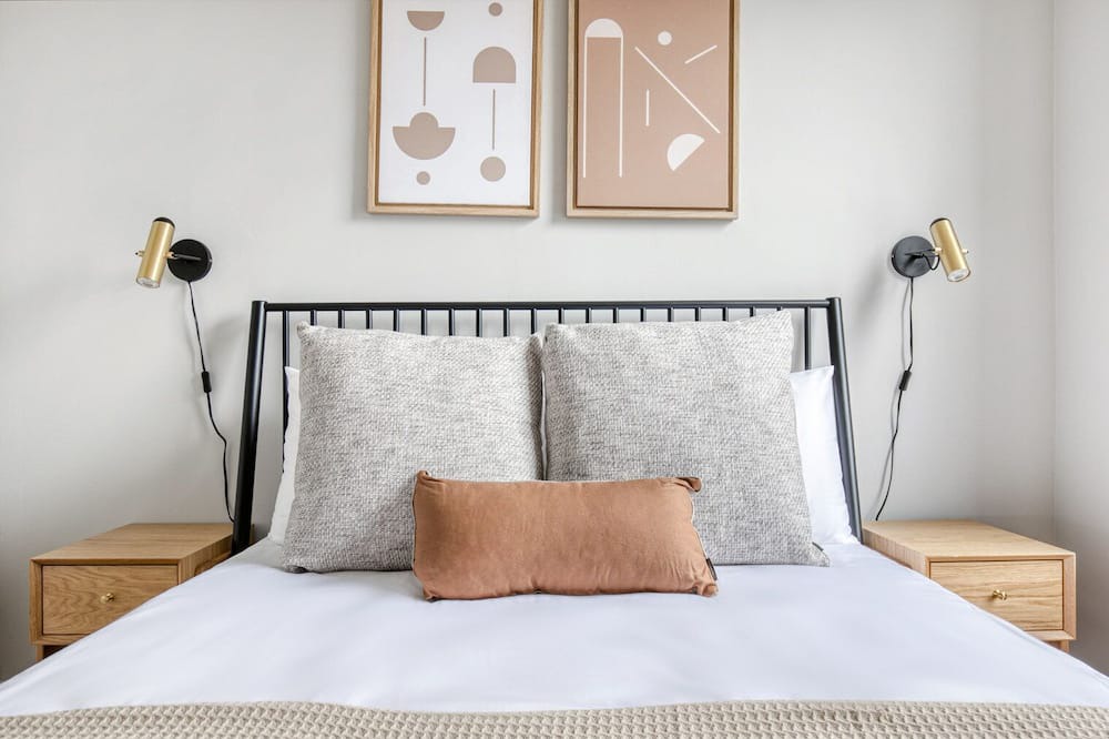 Photo of Bedroom in Lakeview