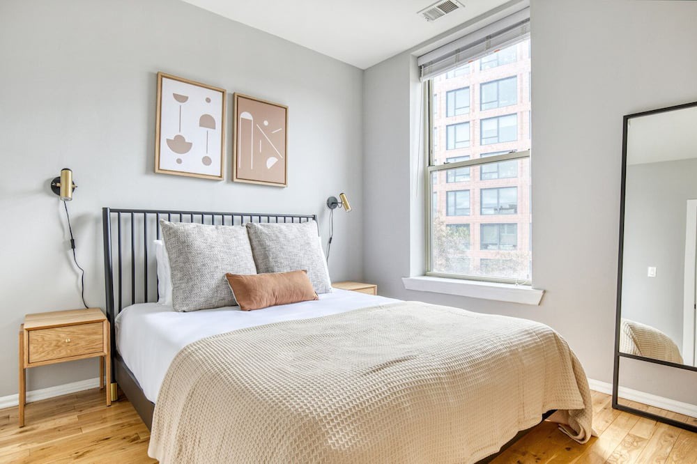 Photo of Bedroom in Lakeview