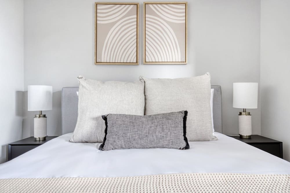 Photo of Bedroom in Lakeview