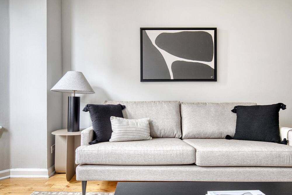 Photo of Livingroom in Lakeview
