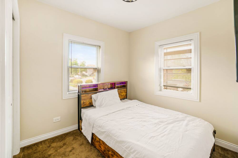Photo of Bedroom in Blue Island