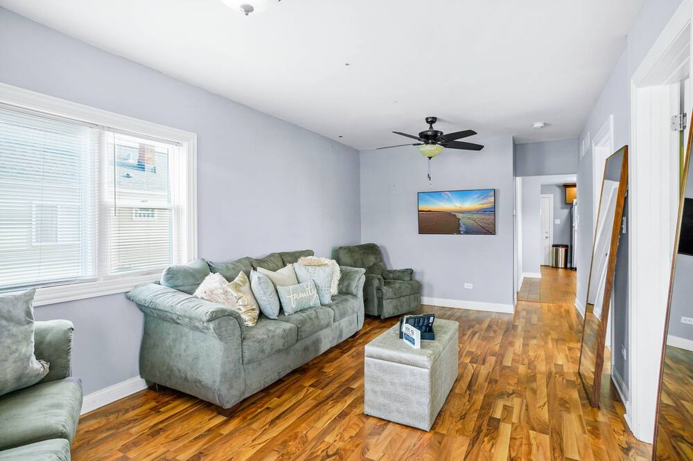 Photo of Livingroom in Blue Island