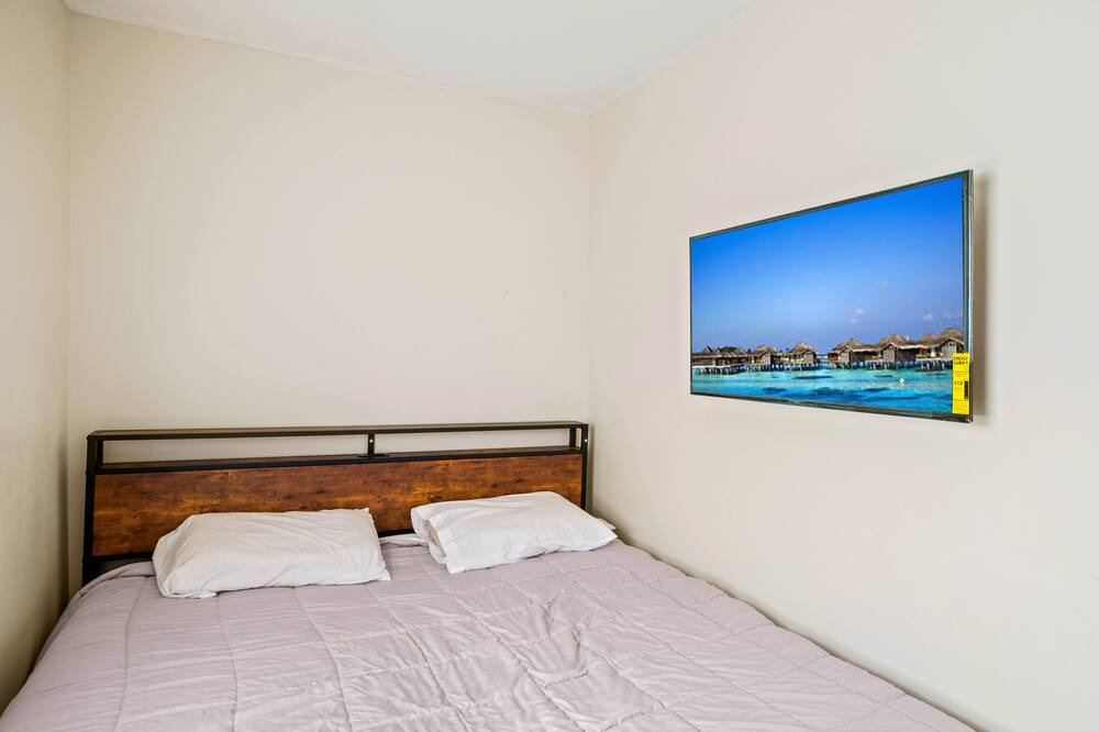Photo of Bedroom in Blue Island