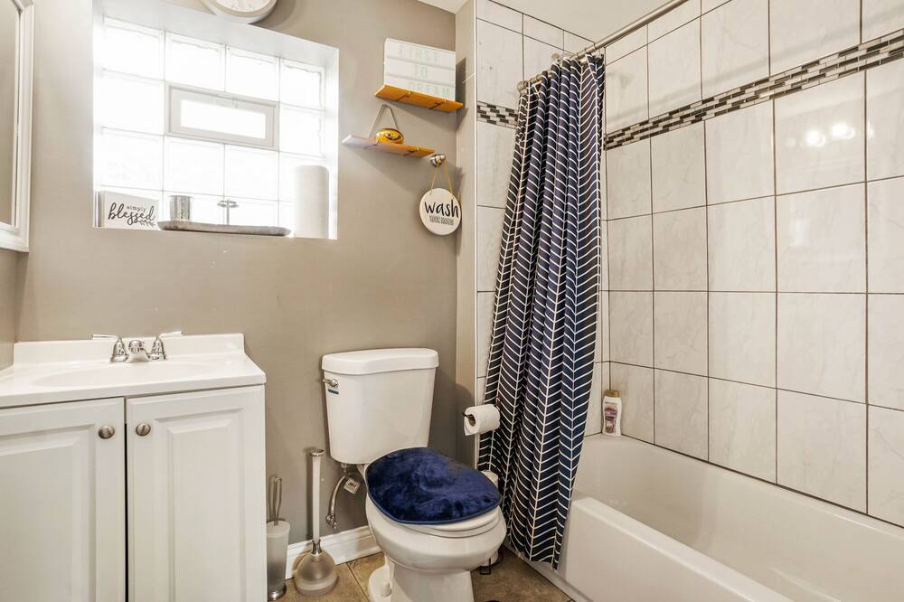 Photo of Bathroom in Blue Island