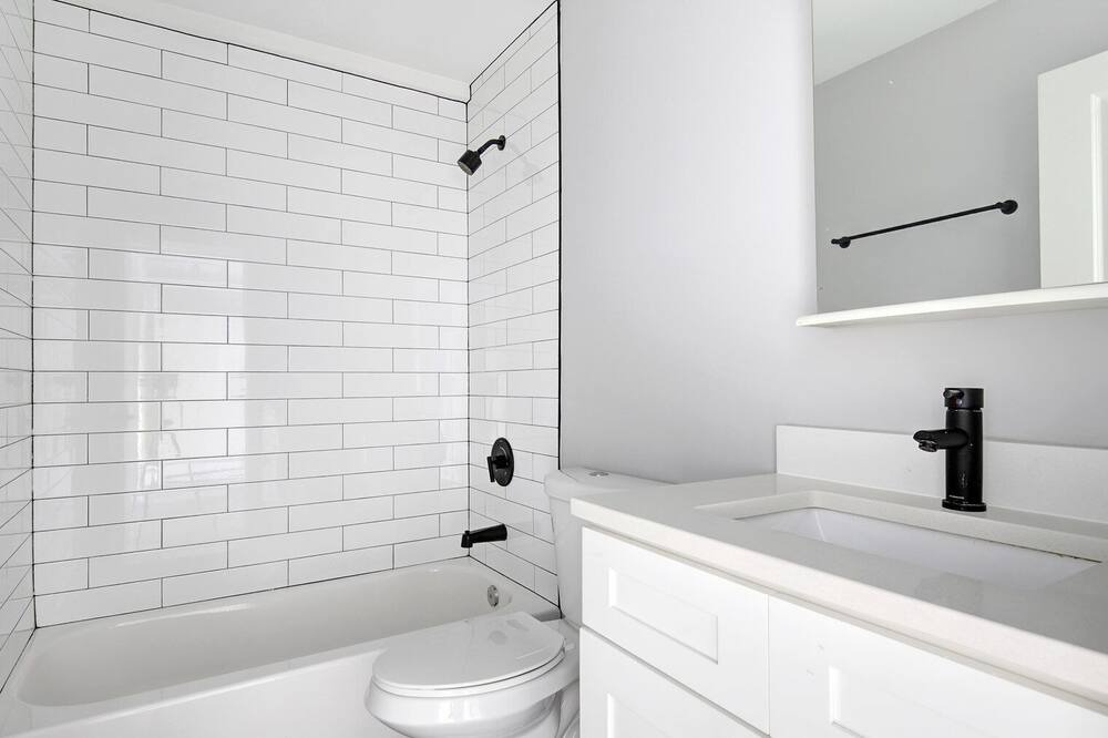Photo of Bathroom in Edgewater