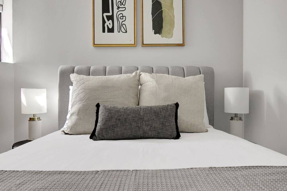 Photo of Bedroom in Edgewater