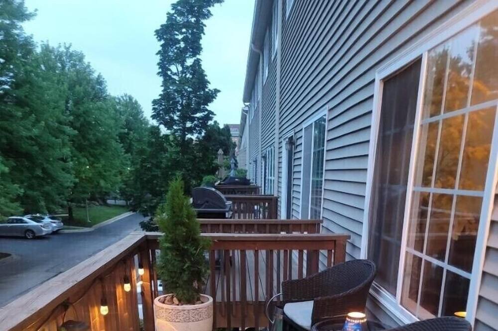 Photo of Patio Balcony in Willow Springs
