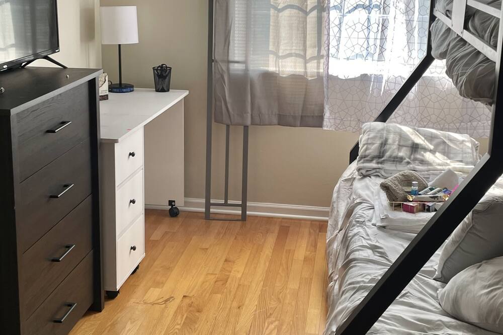 Photo of Bedroom in Willow Springs