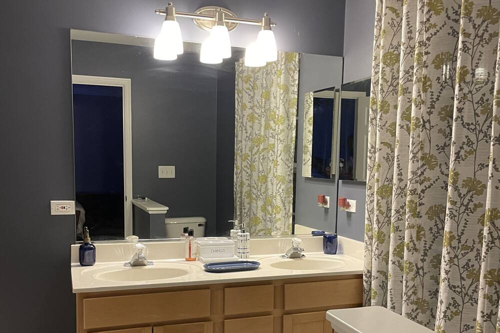 Photo of Bathroom in Willow Springs