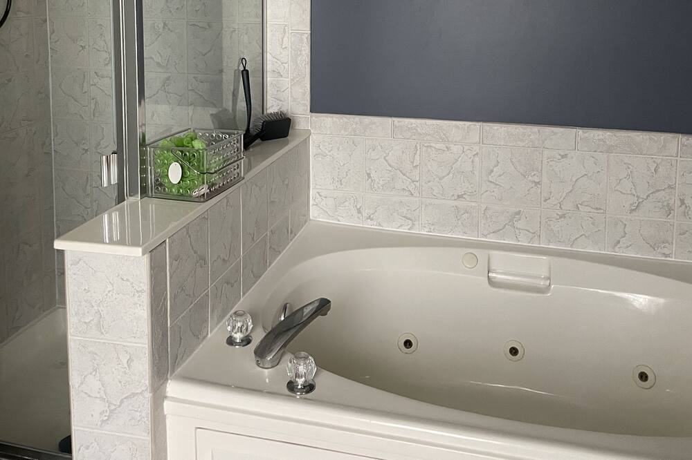 Photo of Bathroom in Willow Springs