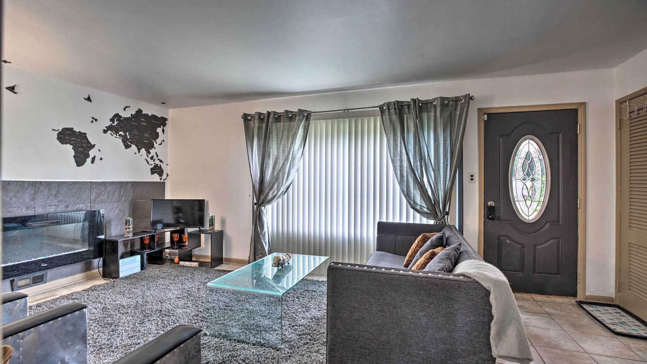 Photo of Livingroom in Sauk Village