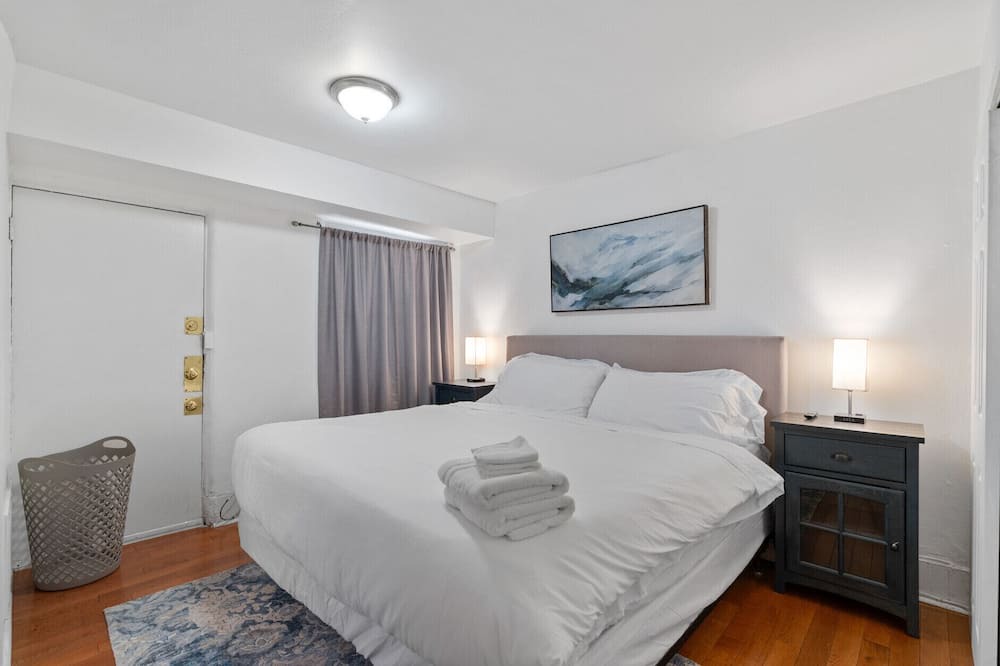 Photo of Bedroom in Old Town Triangle