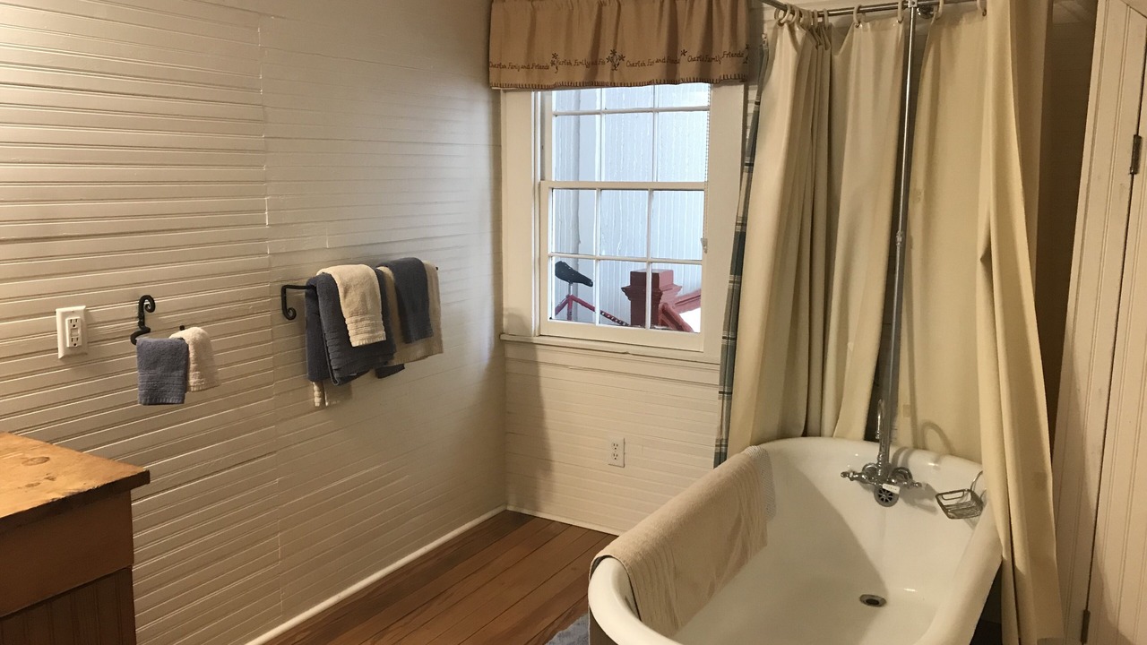 Photo of Bathroom in Maeystown