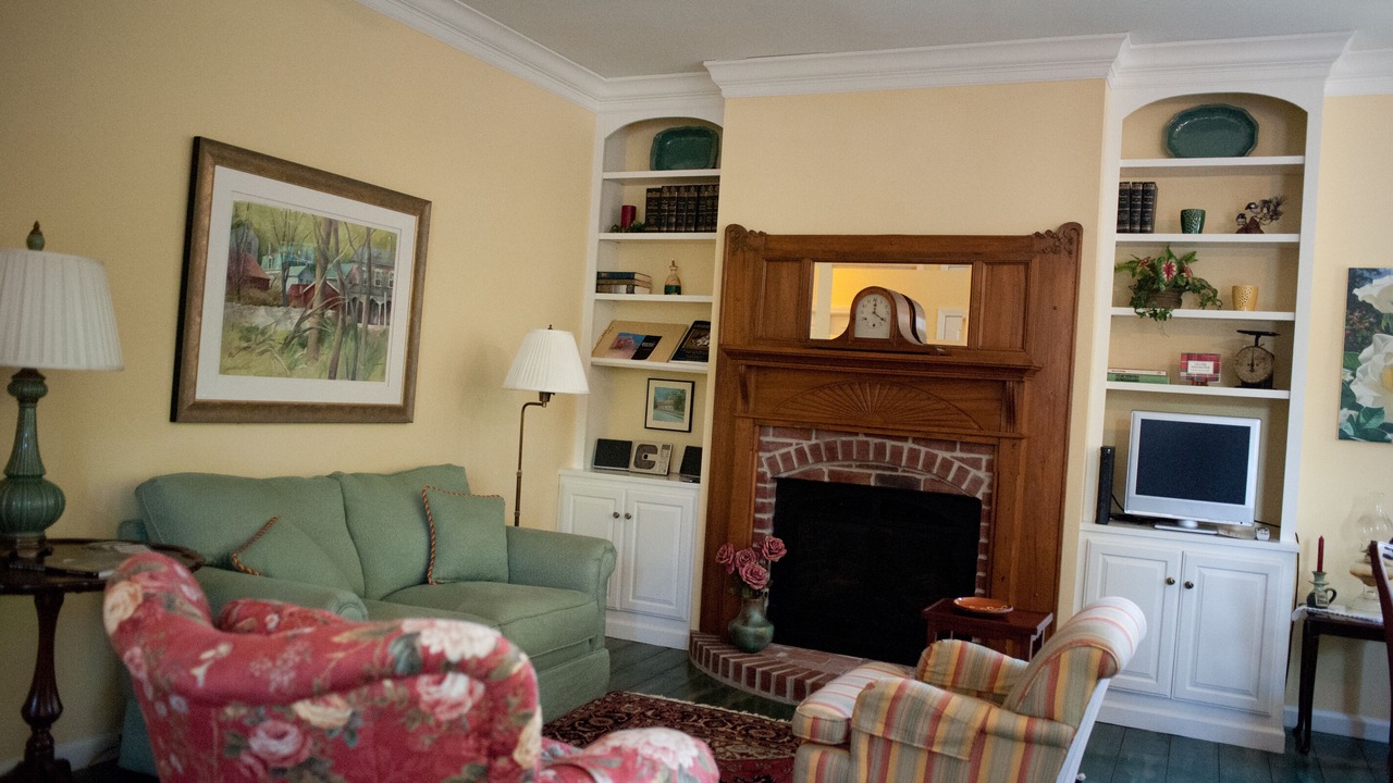 Photo of Livingroom in Elsah