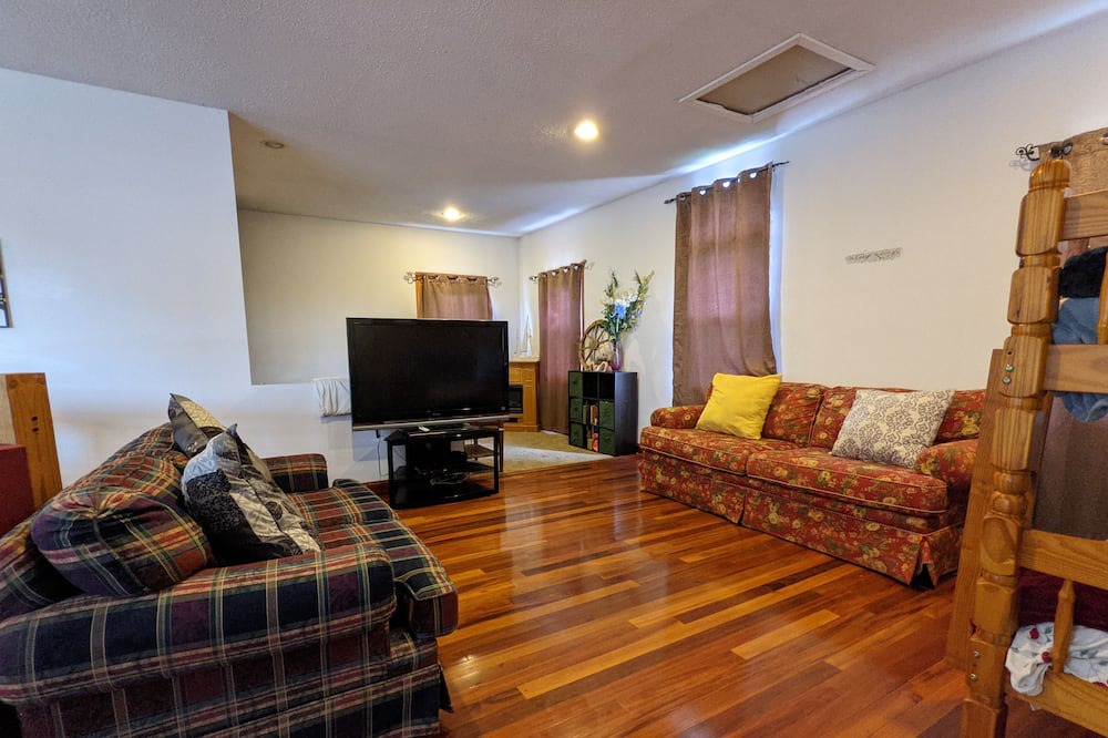 Photo of Livingroom in Elmira
